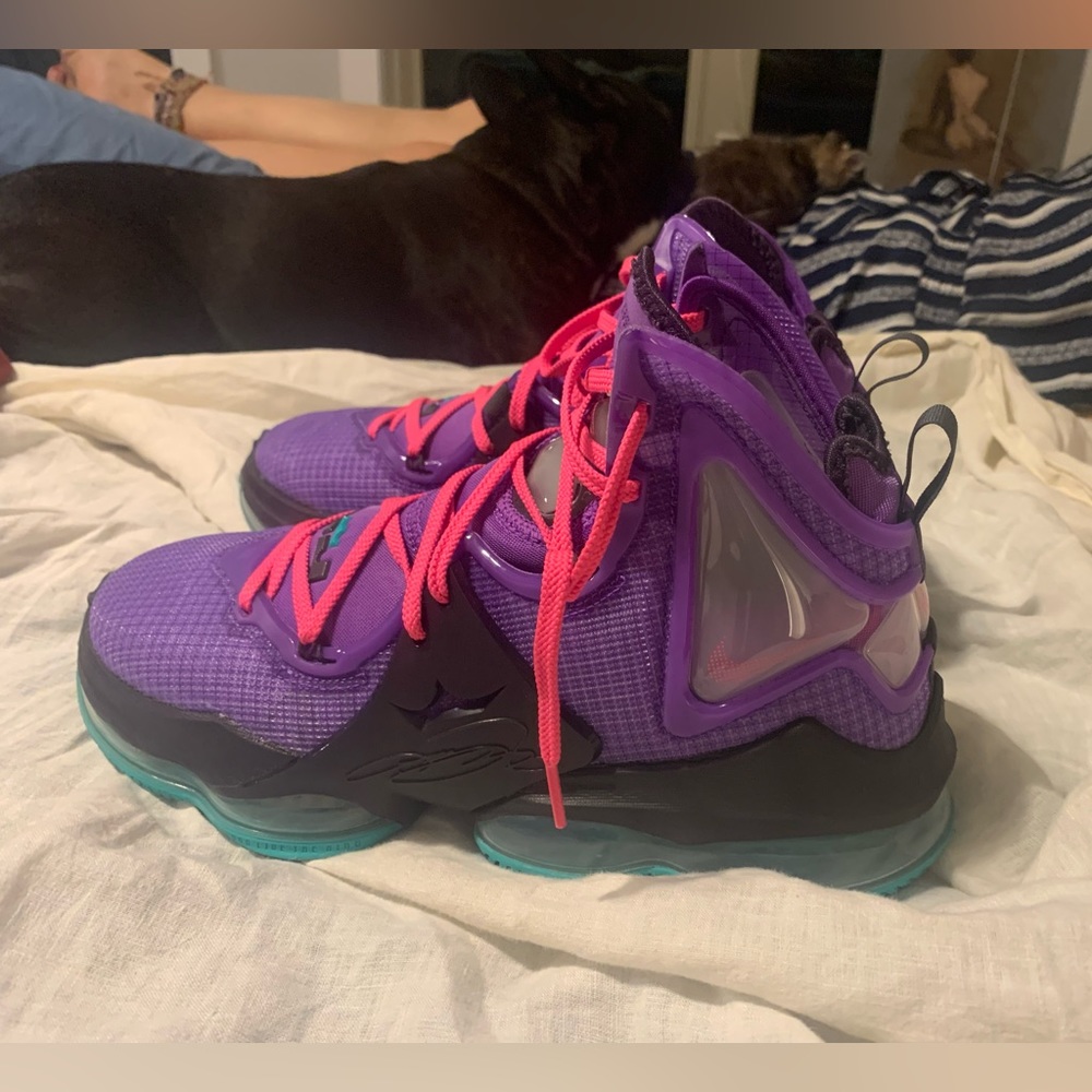 Nike XIX Lebron 19 “Space Jam” Shoes Size 10 Mens/ 12 Women Perfect Condition